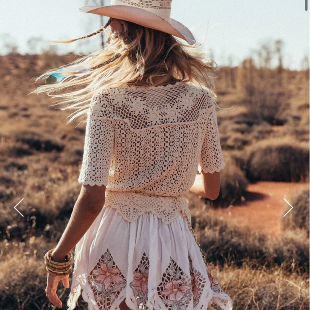 SOLD ⚡️BNWT Chasing Unicorns Hickory Winds Crochet Top 🕊 - Picture 3 of 16